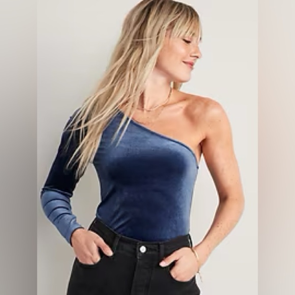 NWT Old Navy One Arm Velvet Top M